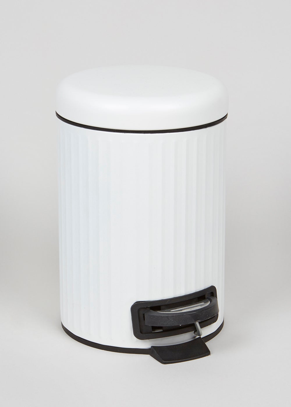Retro Ridged Pedal Bin (26cm x 17cm) White M813414