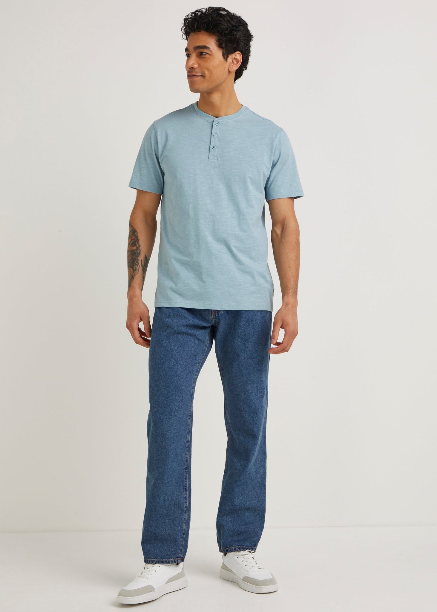 Mid Wash Straight Fit Rigid Jeans  M212564