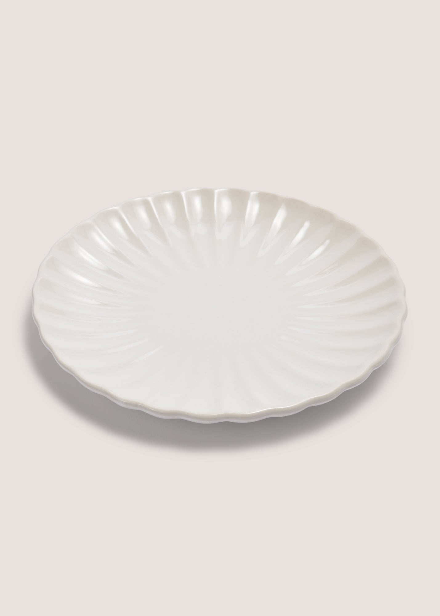Natural Scalloped Dinner Plate White M484819