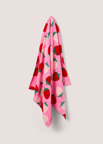Pink Strawberry Print Towel (140cm x 70cm) Multi M201611