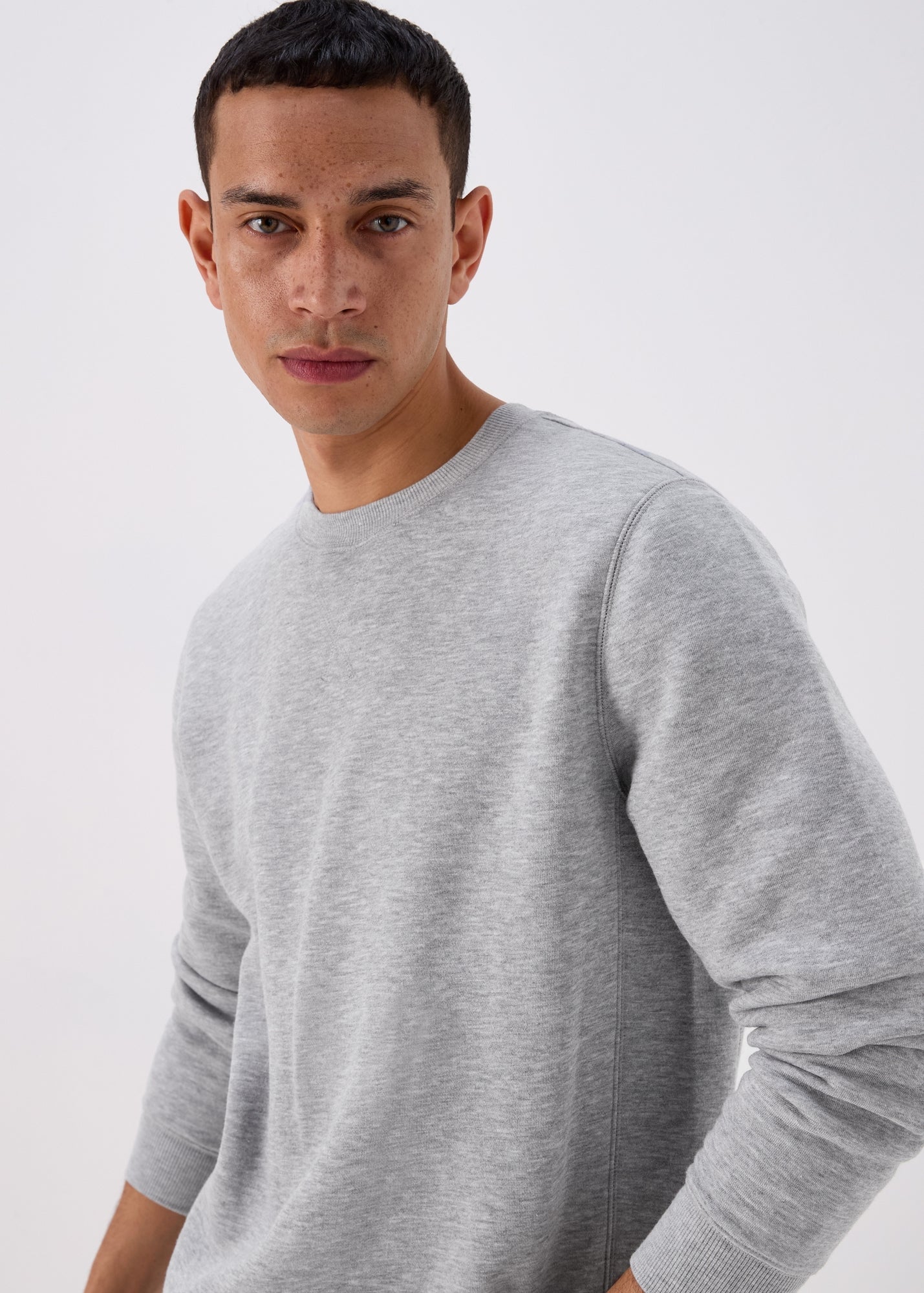 Grey Essential Sweatshirt  M270421