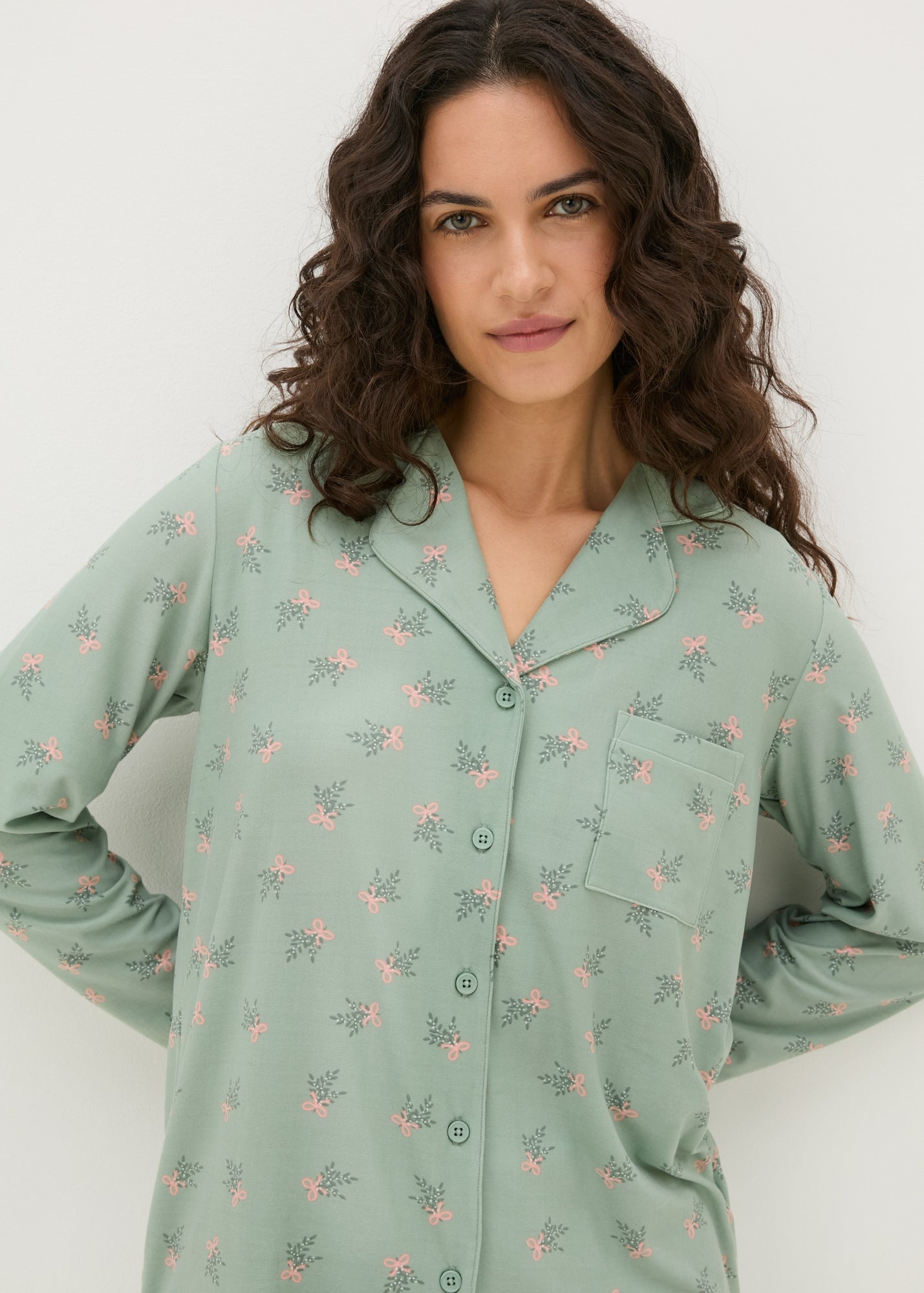 Green Mistletoe Pyjama Set  F473629