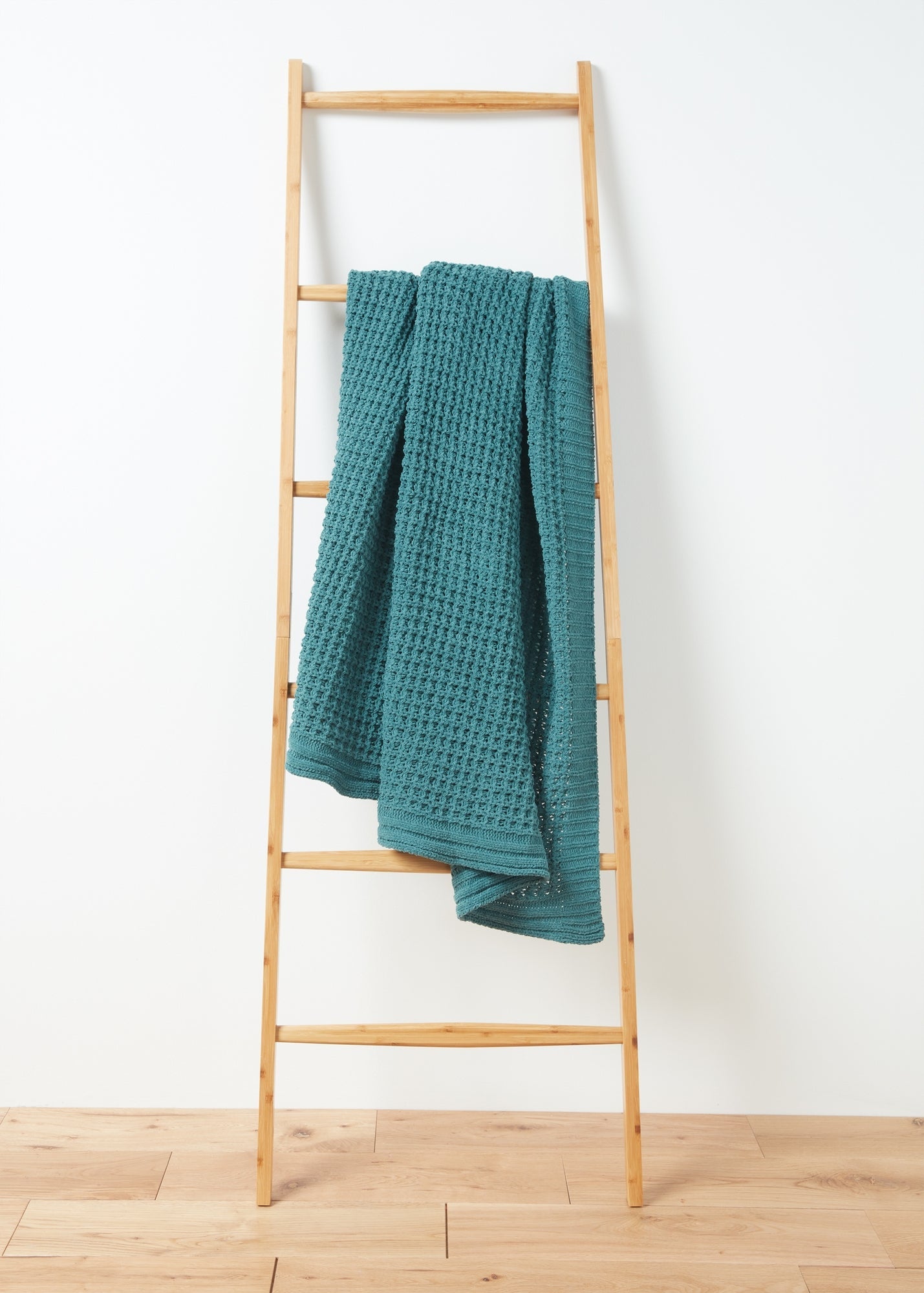 Teal Chenille Throw (130cm x 150cm) M494274