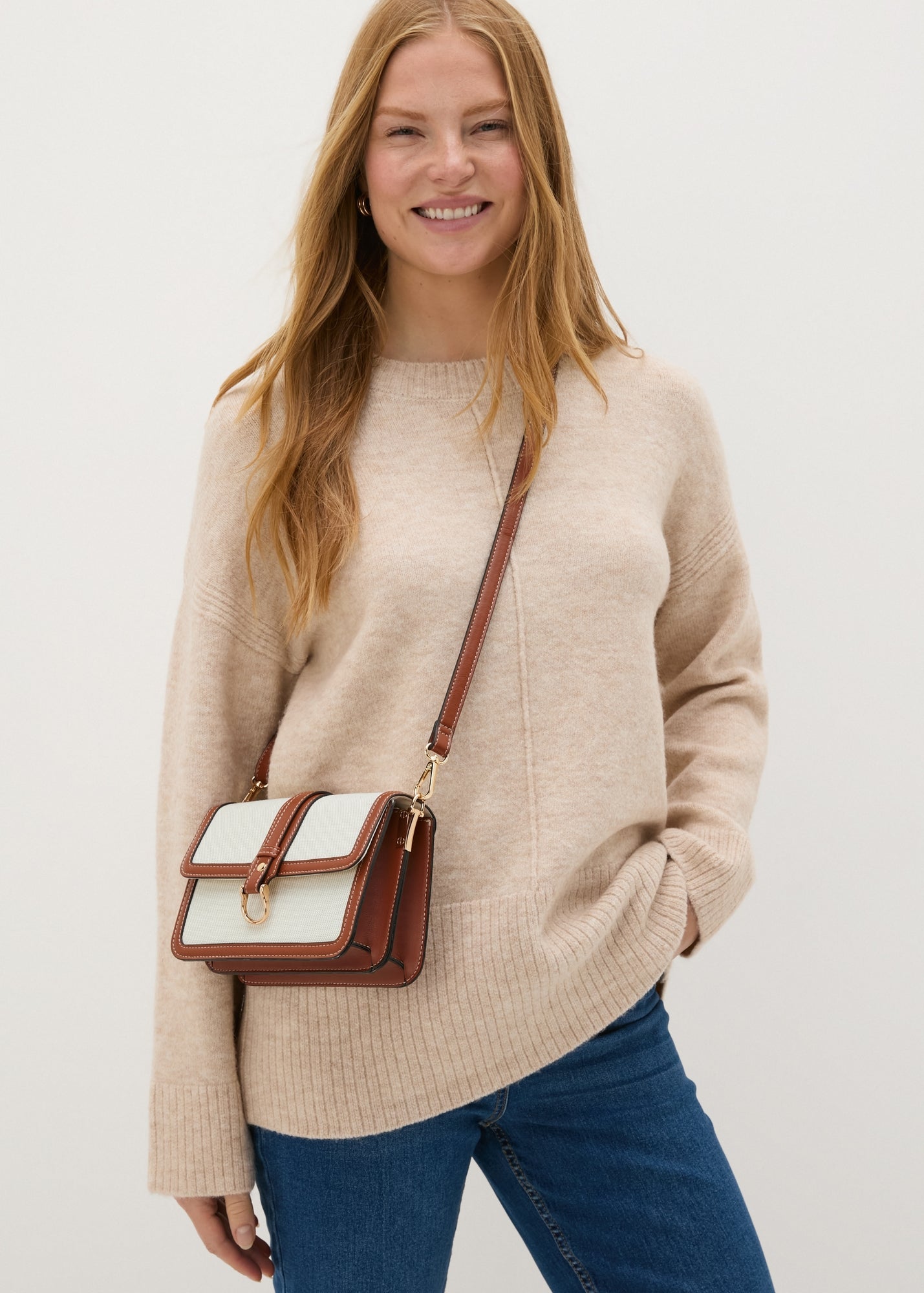 Tan Purse Crossbody Bag  F442019