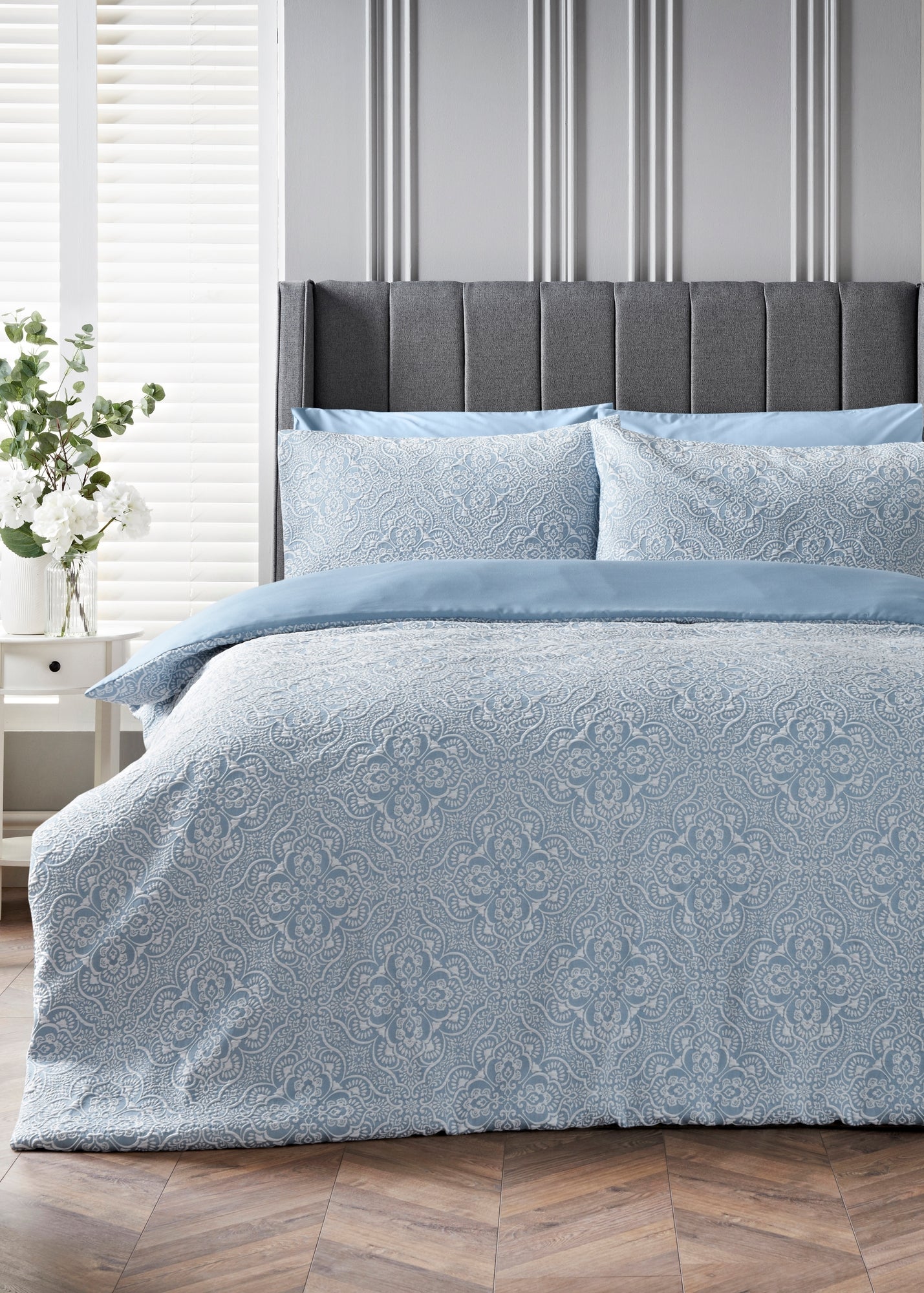 Blue Matelasse Duvet Set M238907