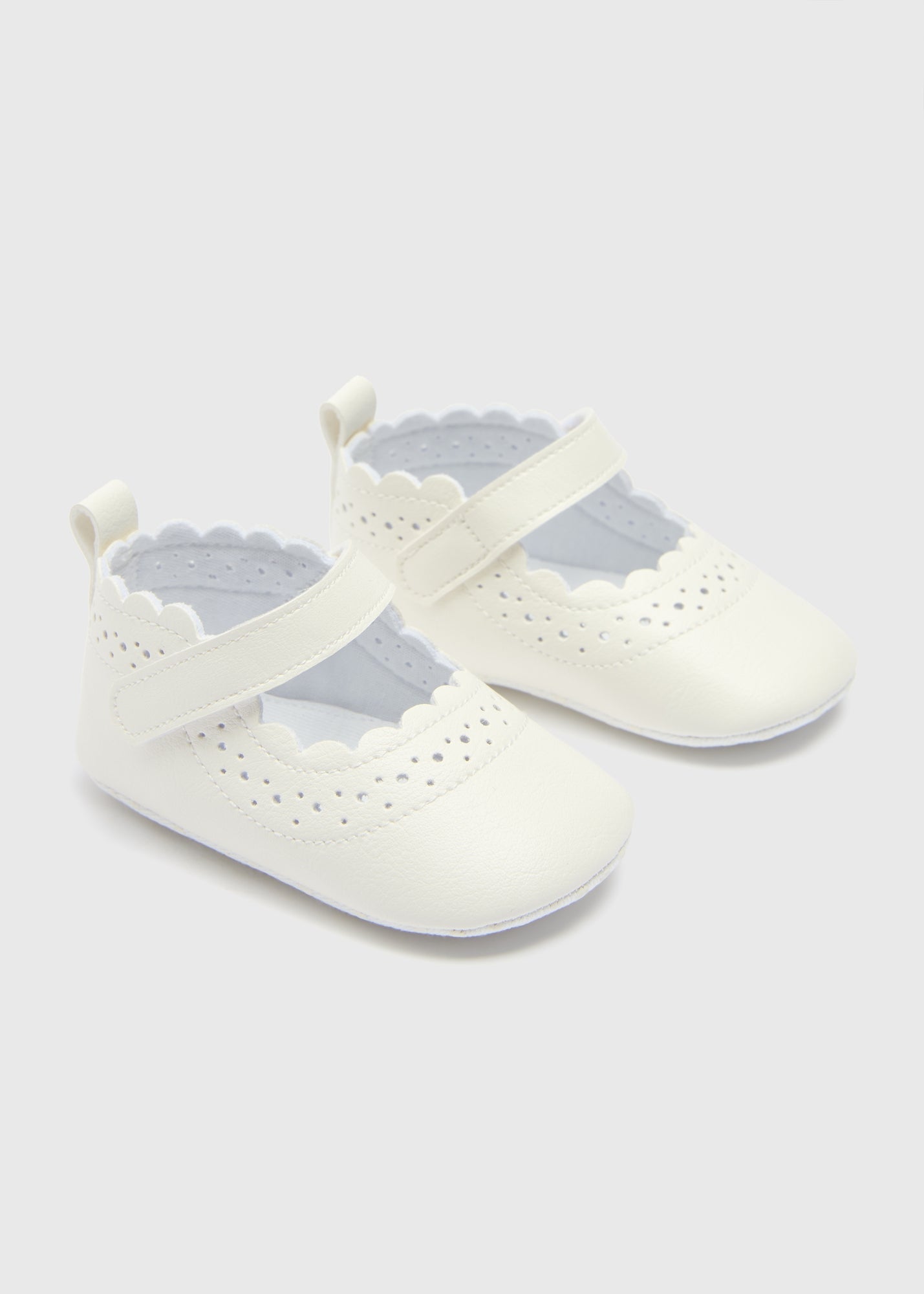 Baby White Scallop Mary Jane Shoes (Newborn-18mths) C304313