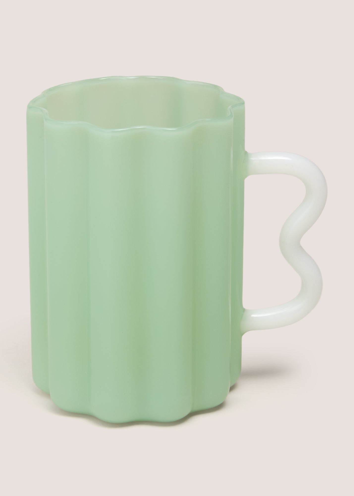 Green Scallop Edge Glass Mug M485921