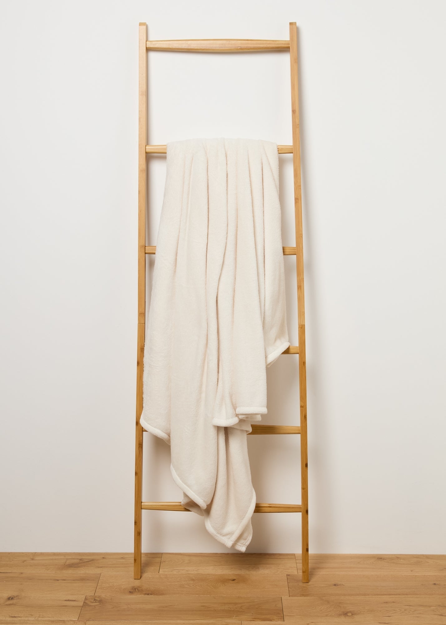 Ivory Large Throw M289219