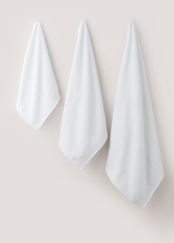 White Low Twist 100% Cotton Towels  M171175