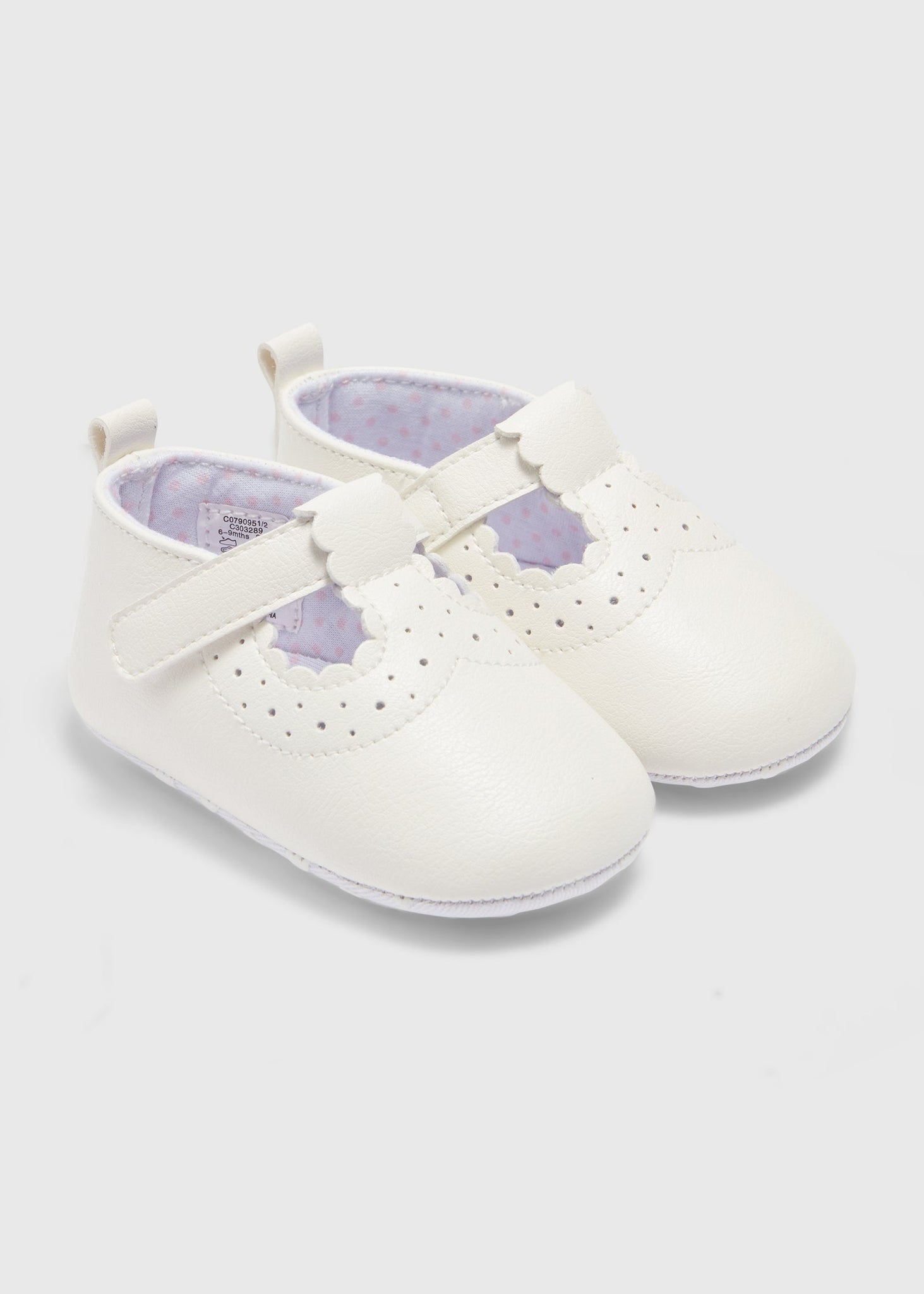 Baby White T Bar Scallop Edge Shoes (Newborn-18mths)  C303289