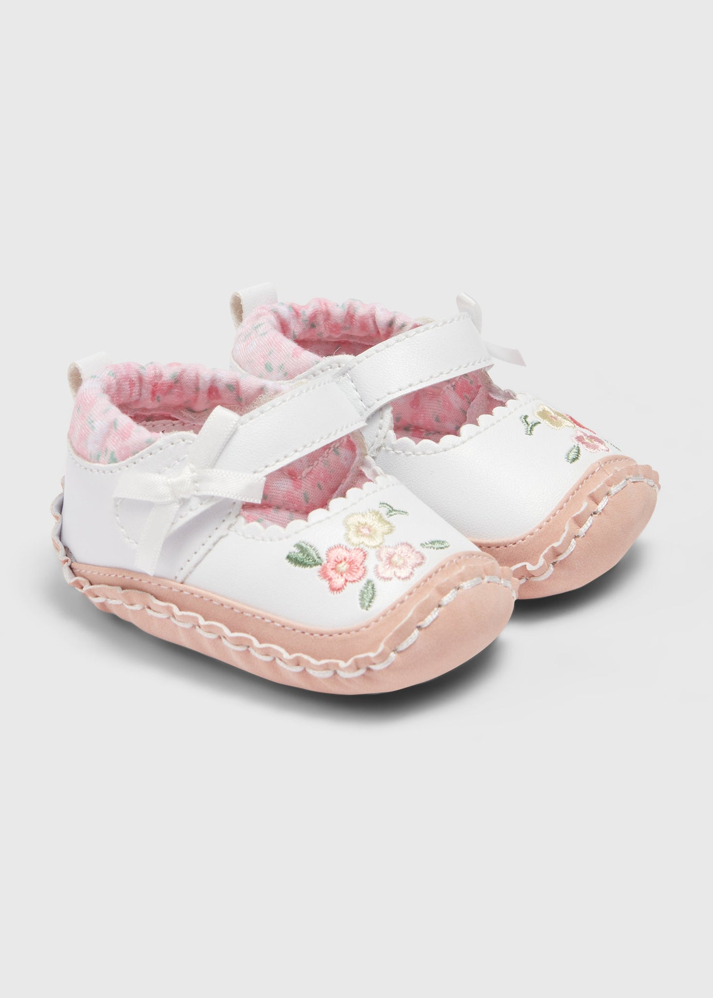 White Moccasin Soft Sole Baby Shoes (Newborn-18mths)  C303294