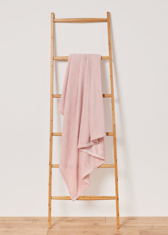 Plain Pink Throw (130cm x 150cm) M494008